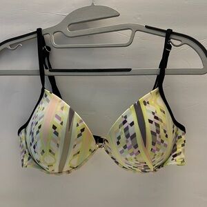 Victoria’s Secret Padded Bikini Top size 34C Adjustable straps